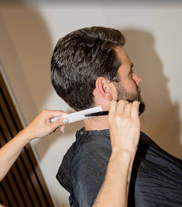 How to Scissor Over Comb: A Complete Barbering Guide for Beginners
