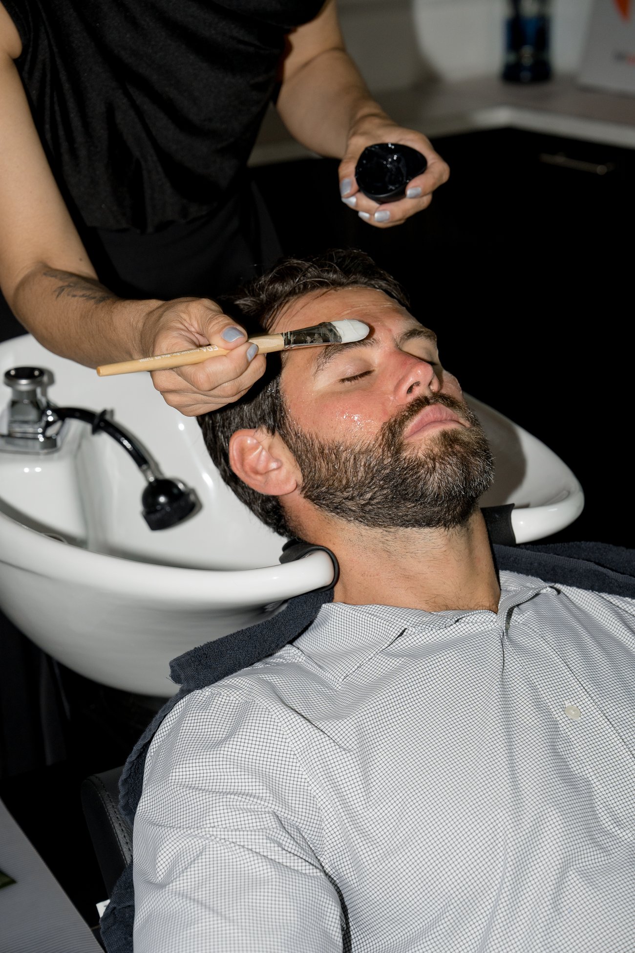 Men's facial treatment